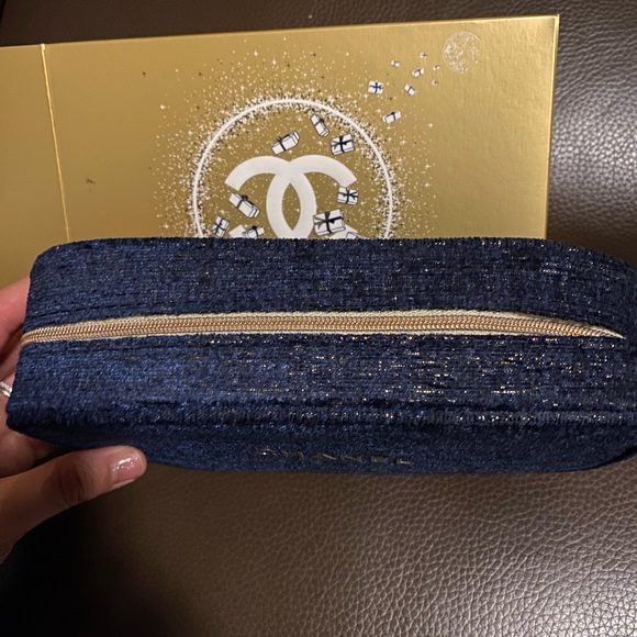 Chanel make up bag brand new - Picture 3 of 5